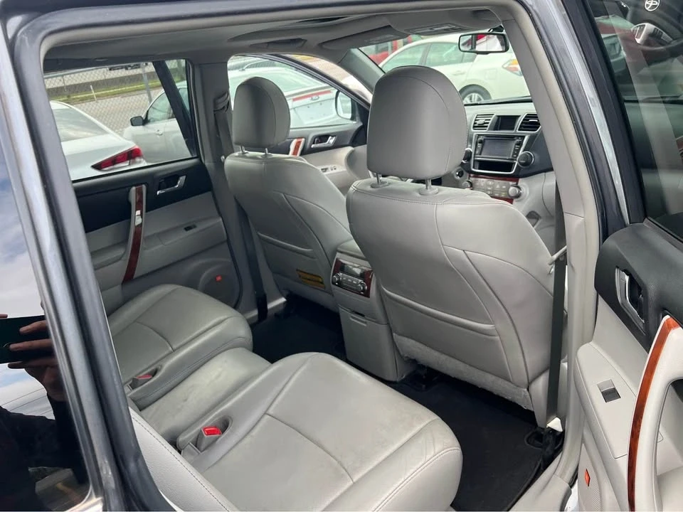 2013 Toyota Highlander - Image 9 of 20