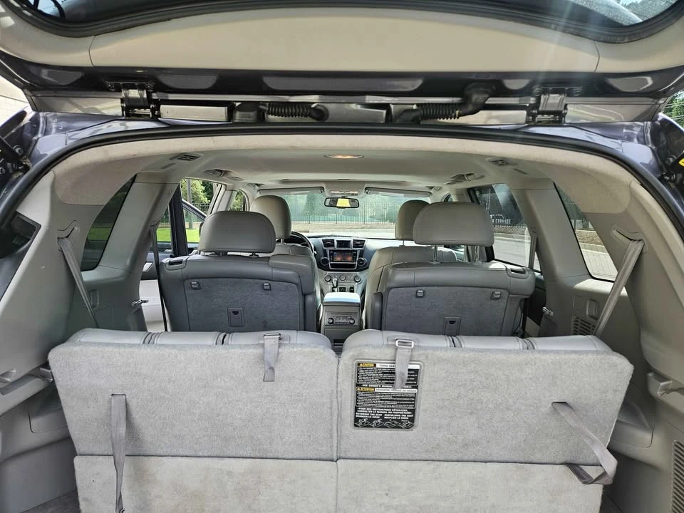 2013 Toyota Highlander - Image 10 of 14