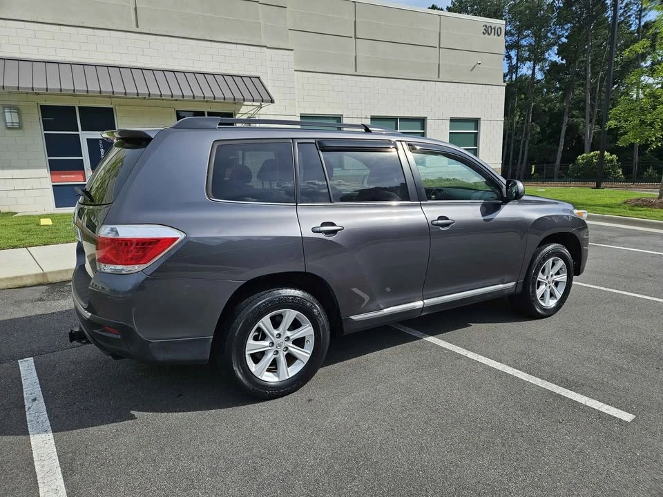 2013 Toyota Highlander - Image 13 of 14