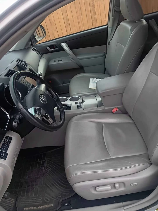 2013 Toyota Highlander - Image 7 of 18