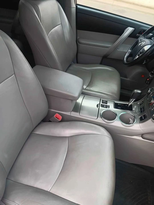 2013 Toyota Highlander - Image 14 of 18
