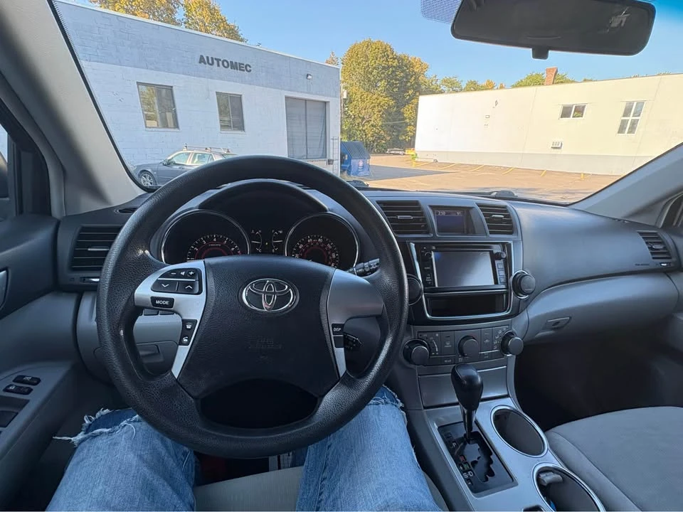 2013 Toyota Highlander - Image 4 of 12