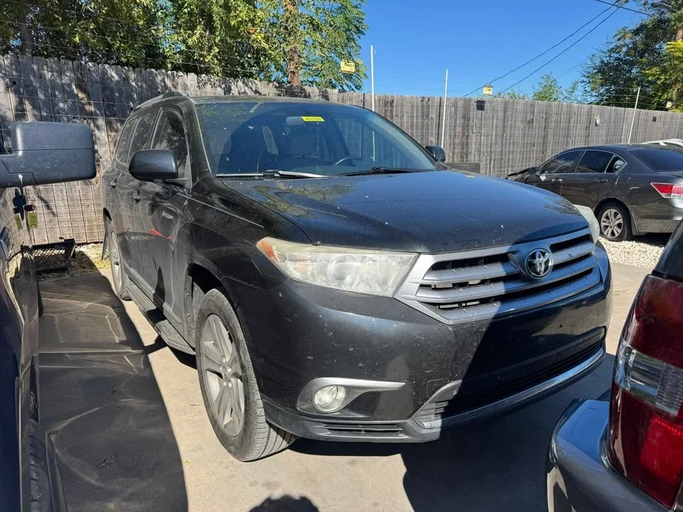 2013 Toyota Highlander - Image 2 of 6