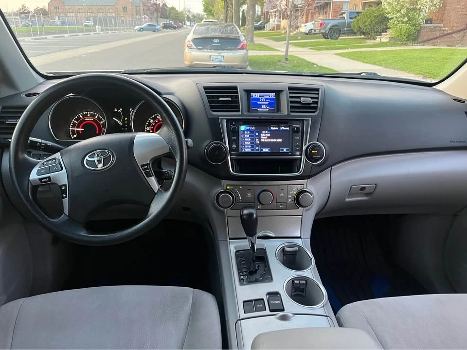 2013 Toyota Highlander - Image 4 of 6