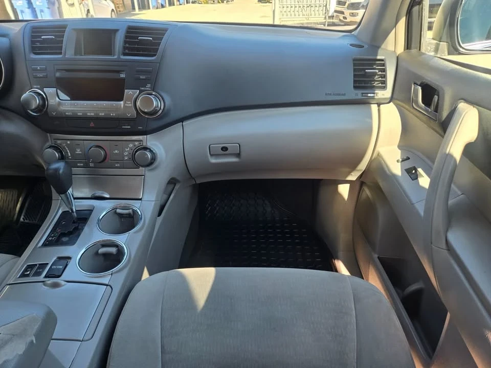 2013 Toyota Highlander - Image 19 of 20