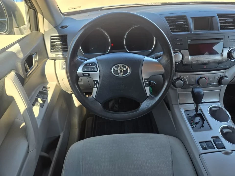 2013 Toyota Highlander - Image 17 of 20