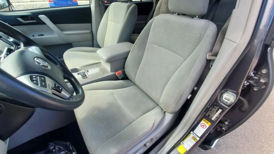 2013 Toyota Highlander - Image 10 of 19