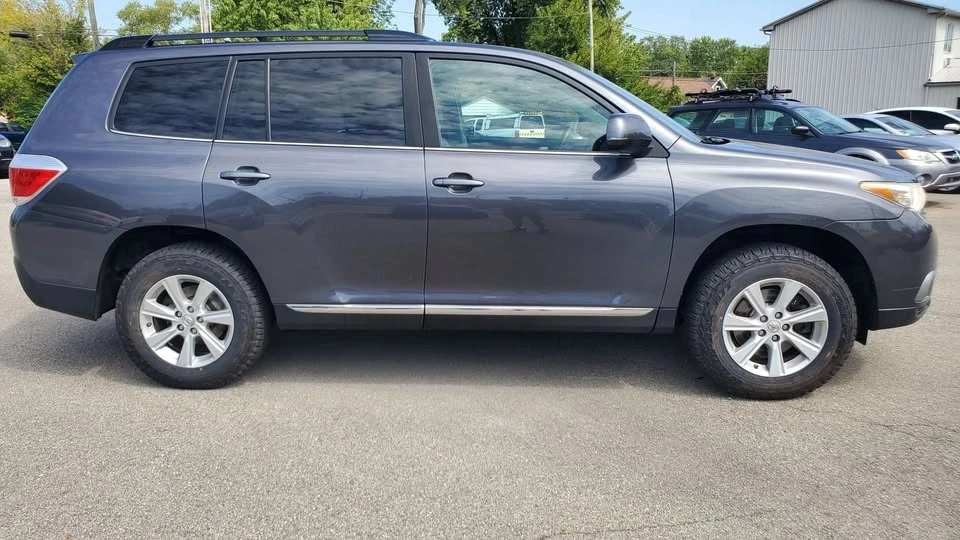 2013 Toyota Highlander - Image 2 of 19