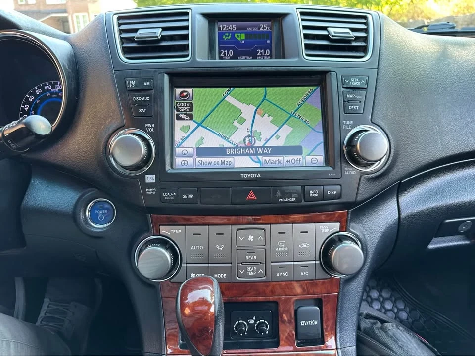 2013 Toyota Highlander - Image 16 of 20