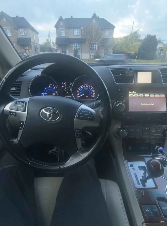 2013 Toyota Highlander - Image 2 of 8