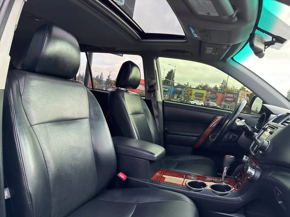 2013 Toyota Highlander - Image 19 of 20