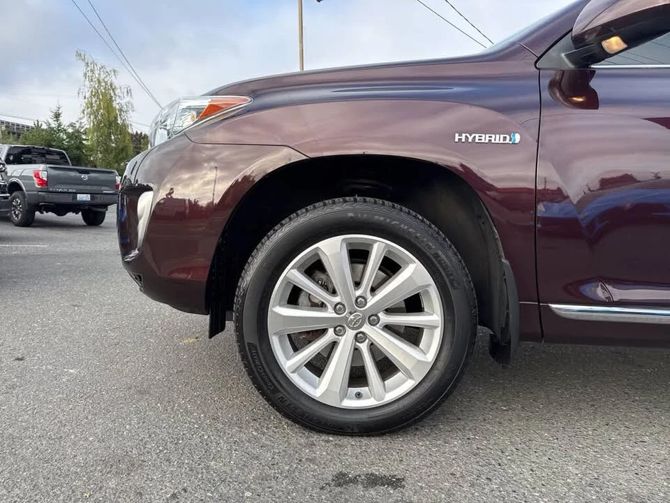 2013 Toyota Highlander - Image 2 of 20