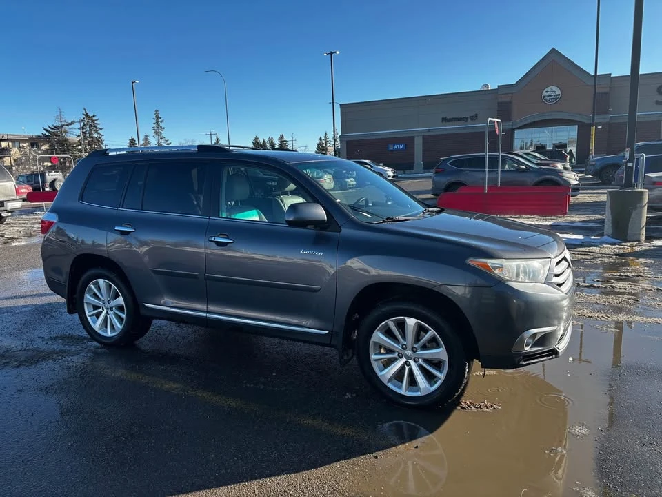 2013 Toyota Highlander - Image 2 of 13