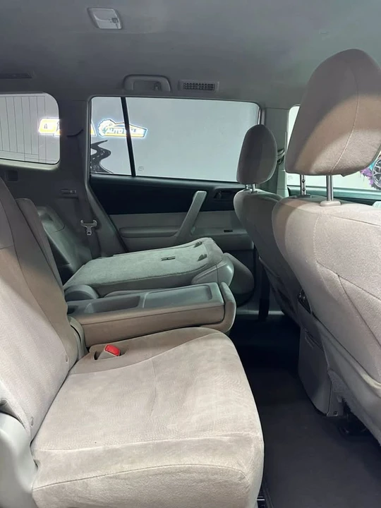 2013 Toyota Highlander - Image 17 of 20