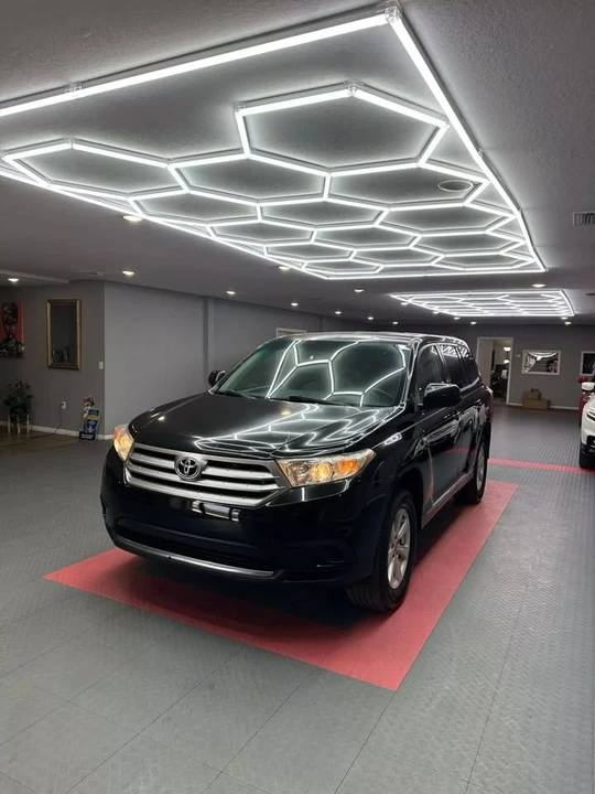 2013 Toyota Highlander - Image 2 of 20