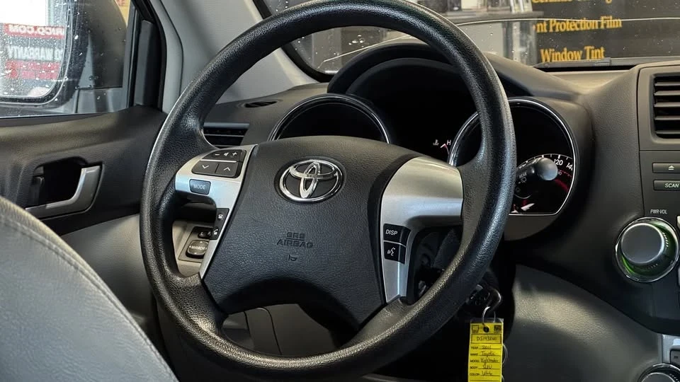 2013 Toyota Highlander - Image 16 of 20