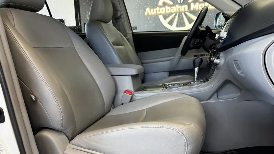 2013 Toyota Highlander - Image 15 of 20