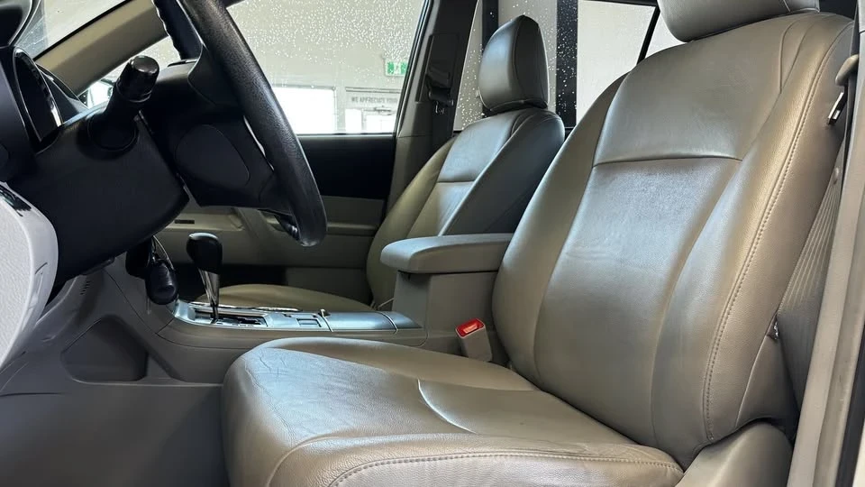 2013 Toyota Highlander - Image 11 of 20