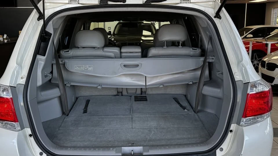 2013 Toyota Highlander - Image 13 of 20
