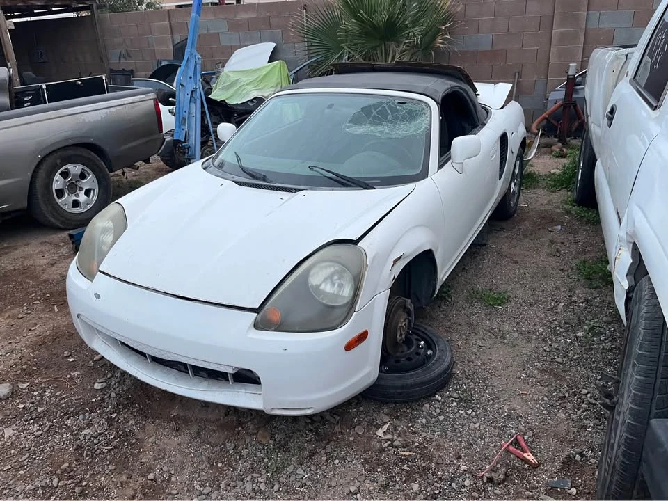 2013 Toyota MR2 - Image 2 of 2