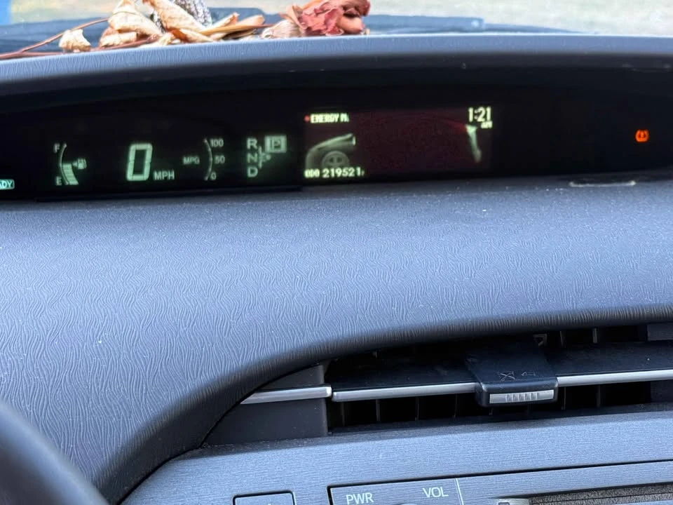 2013 Toyota Prius 3rd Gen - Image 4 of 4
