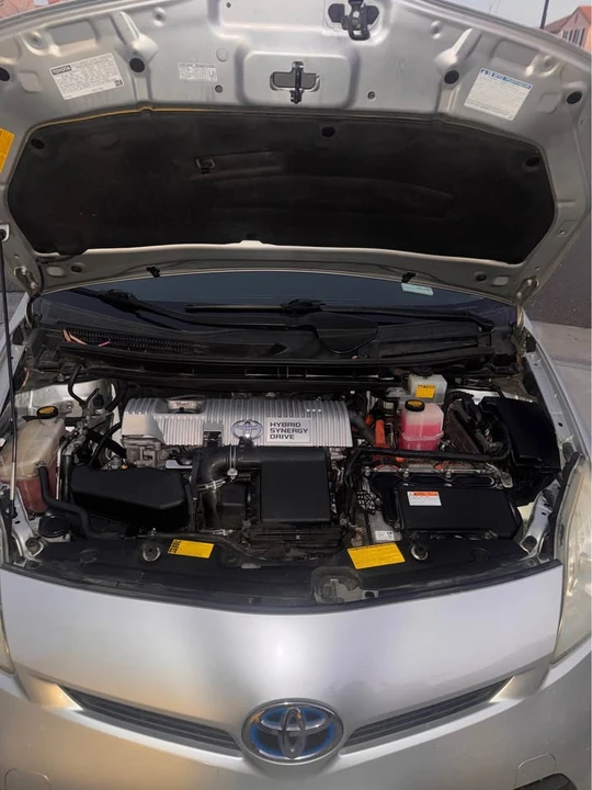 2013 Toyota Prius 3rd Gen - Image 6 of 10