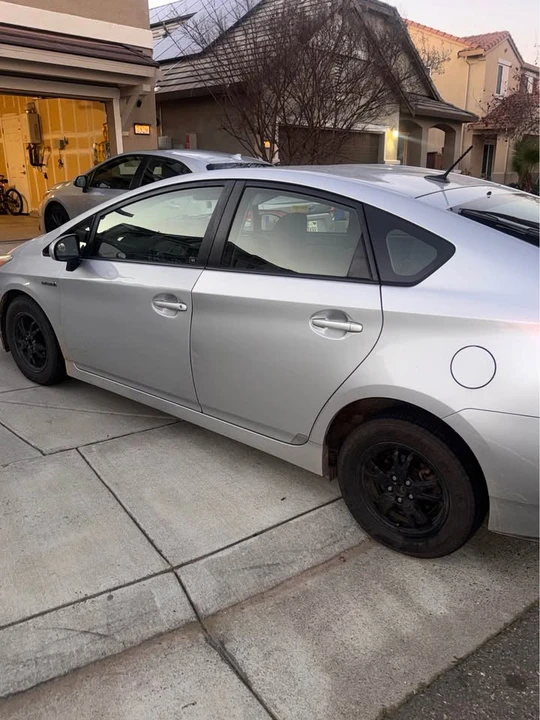 2013 Toyota Prius 3rd Gen - Image 2 of 10