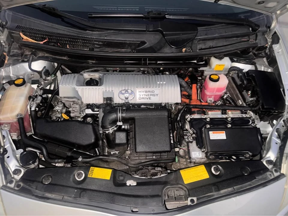 2013 Toyota Prius 3rd Gen - Image 5 of 10