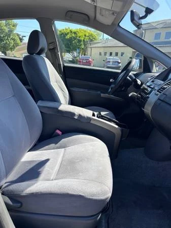 2013 Toyota Prius 3rd Gen - Image 6 of 10