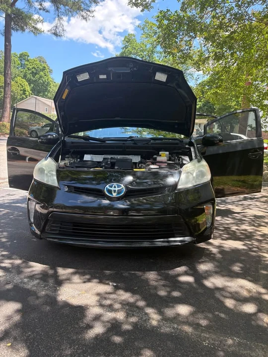 2013 Toyota Prius 3rd Gen - Image 2 of 12
