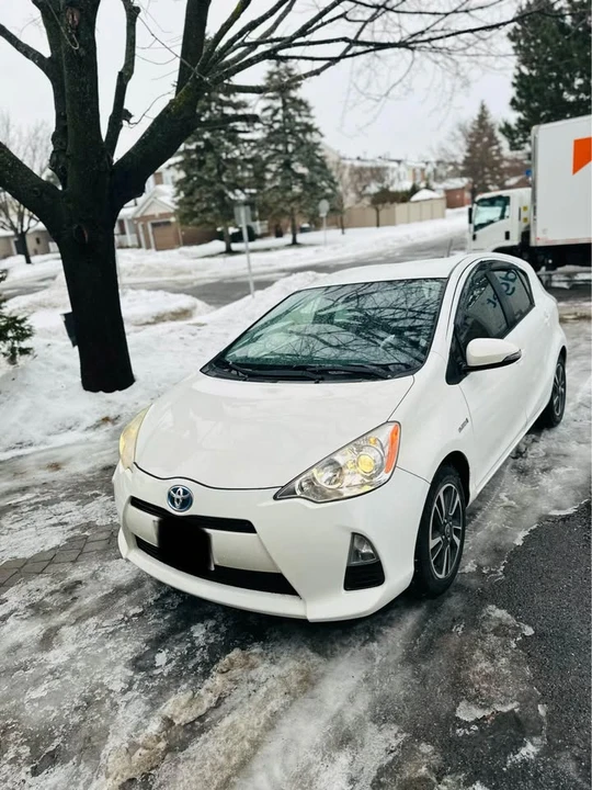 2013 Toyota Prius 3rd Gen - Image 2 of 6