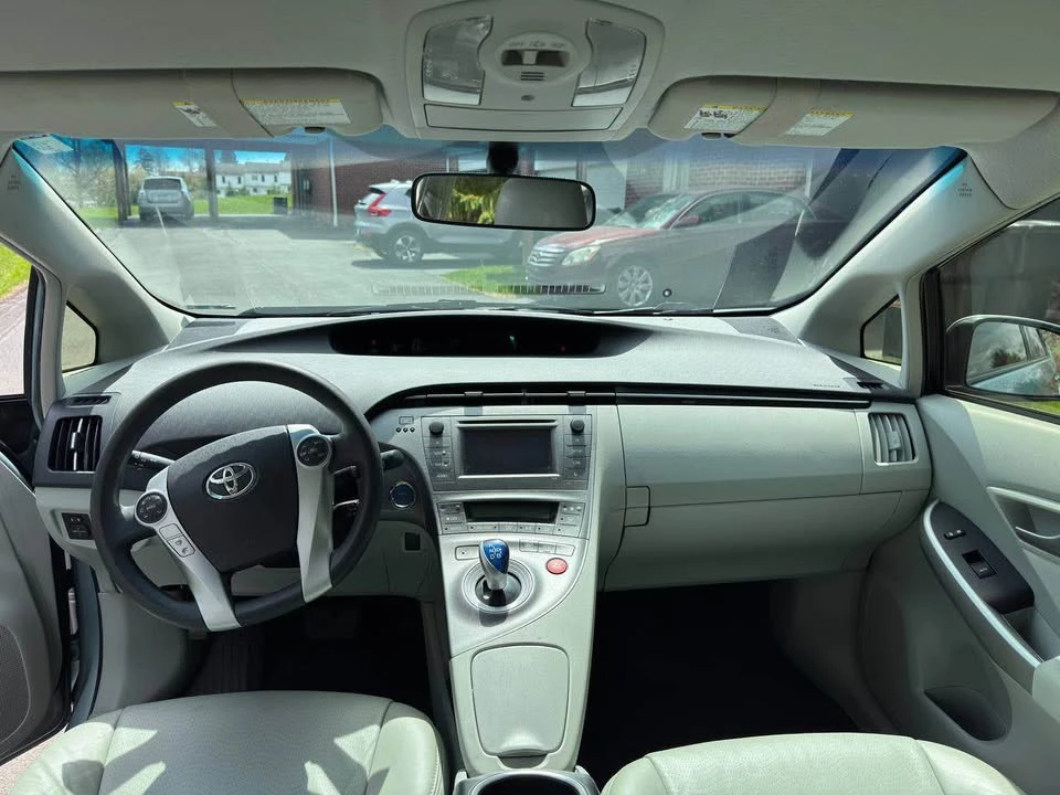 2013 Toyota Prius 3rd Gen - Image 4 of 7