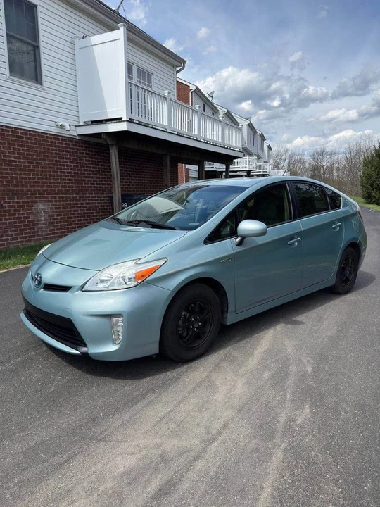 2013 Toyota Prius 3rd Gen - Image 2 of 7