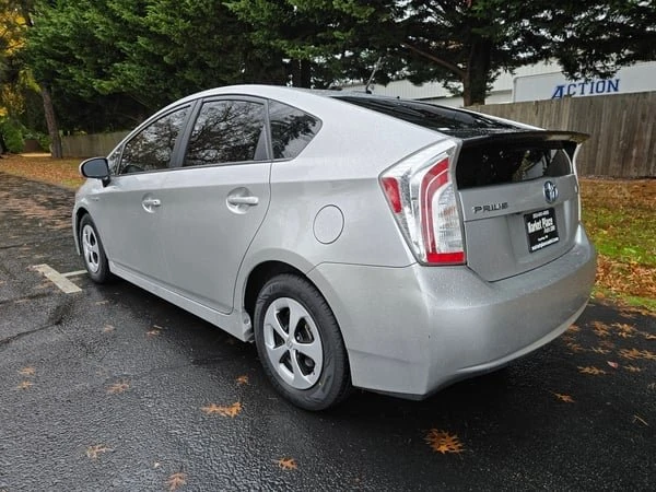 2013 Toyota Prius 3rd Gen - Image 4 of 19