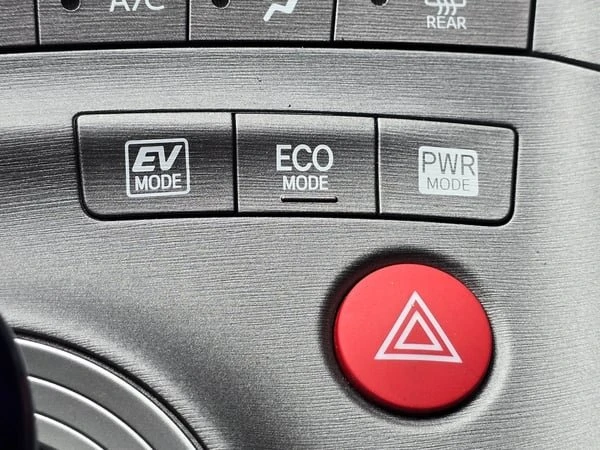 2013 Toyota Prius 3rd Gen - Image 14 of 19
