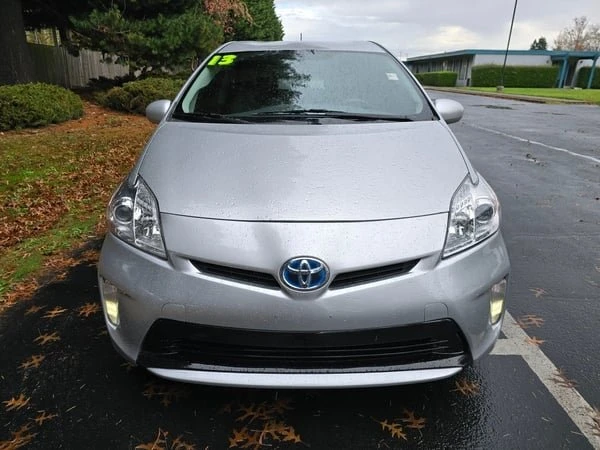 2013 Toyota Prius 3rd Gen - Image 5 of 19