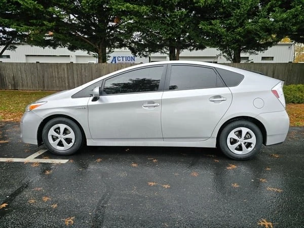 2013 Toyota Prius 3rd Gen - Image 3 of 19