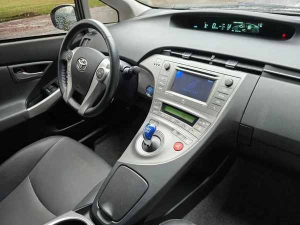 2013 Toyota Prius 3rd Gen - Image 6 of 19