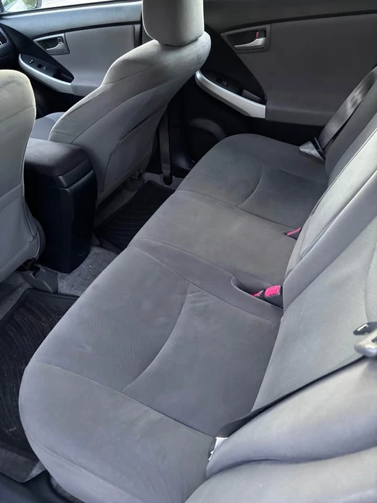 2013 Toyota Prius 3rd Gen - Image 9 of 13