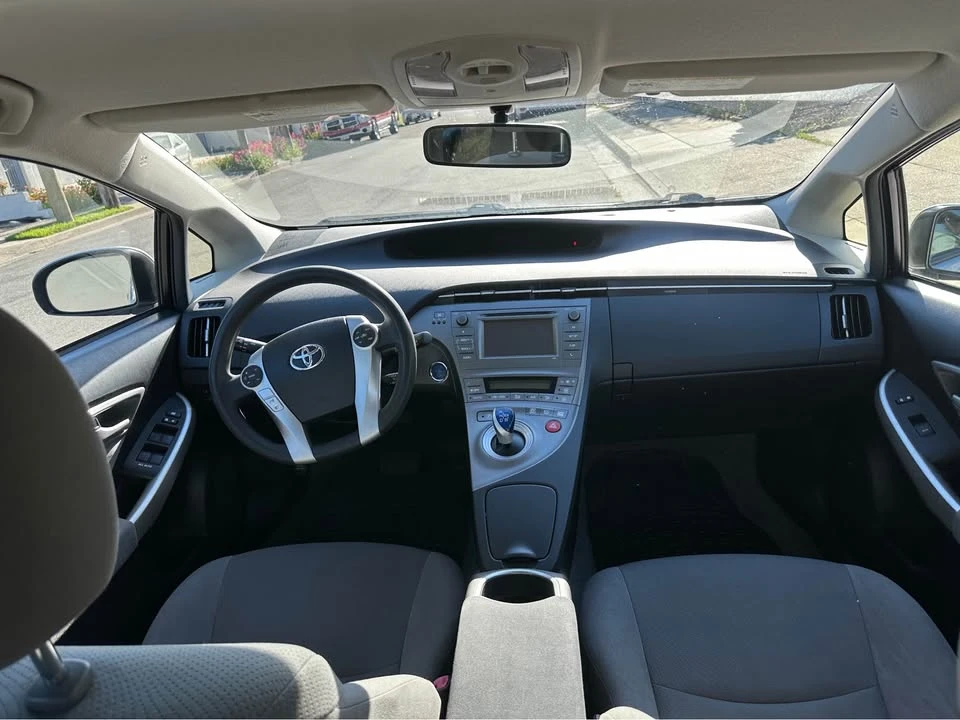 2013 Toyota Prius 3rd Gen - Image 8 of 10
