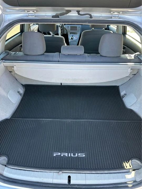 2013 Toyota Prius 3rd Gen - Image 9 of 10
