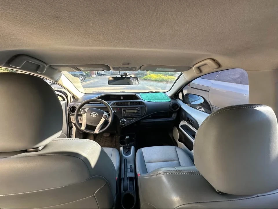 2013 Toyota Prius 3rd Gen - Image 4 of 6
