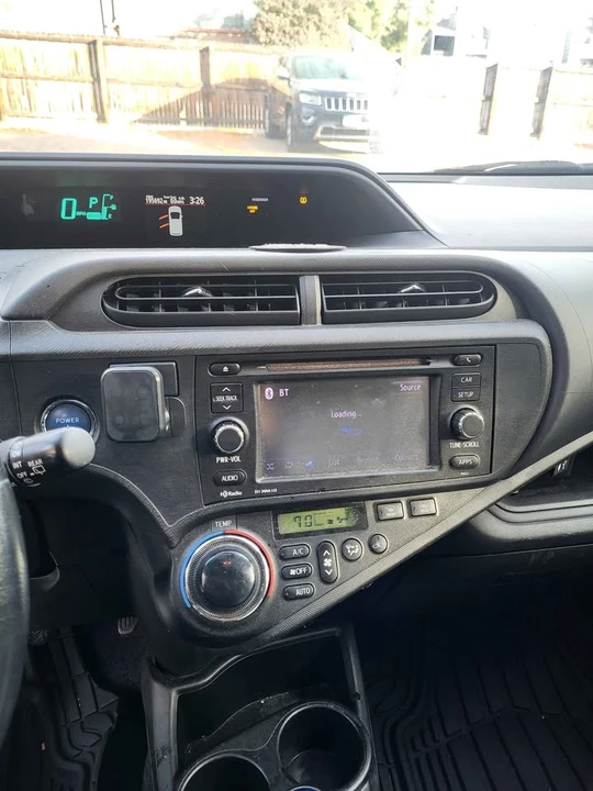 2013 Toyota Prius 3rd Gen - Image 5 of 8