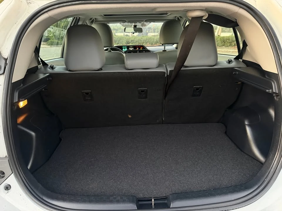 2013 Toyota Prius 3rd Gen - Image 19 of 20