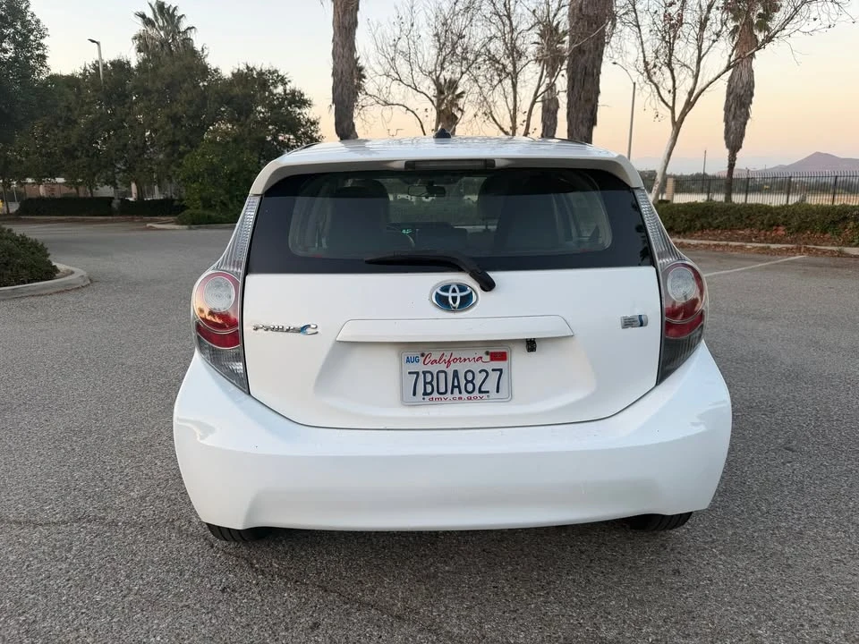 2013 Toyota Prius 3rd Gen - Image 8 of 20