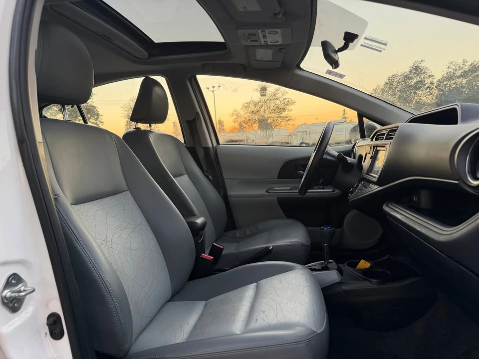 2013 Toyota Prius 3rd Gen - Image 14 of 20