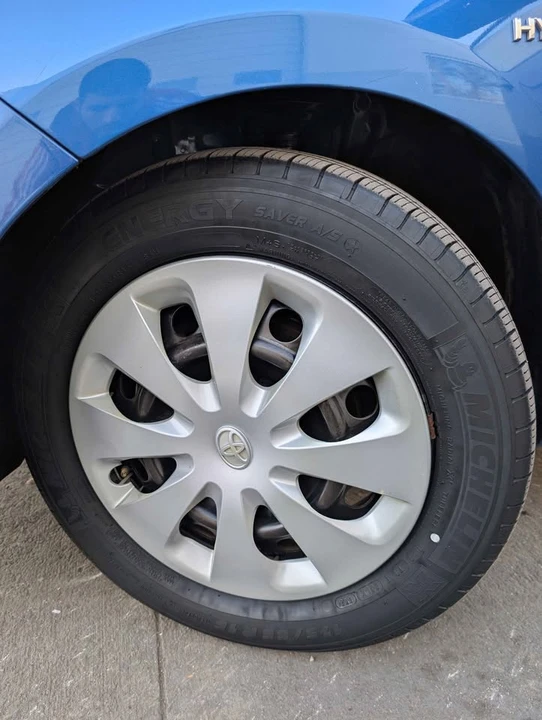 2013 Toyota Prius 3rd Gen - Image 19 of 20