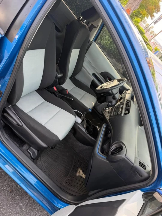2013 Toyota Prius 3rd Gen - Image 2 of 5