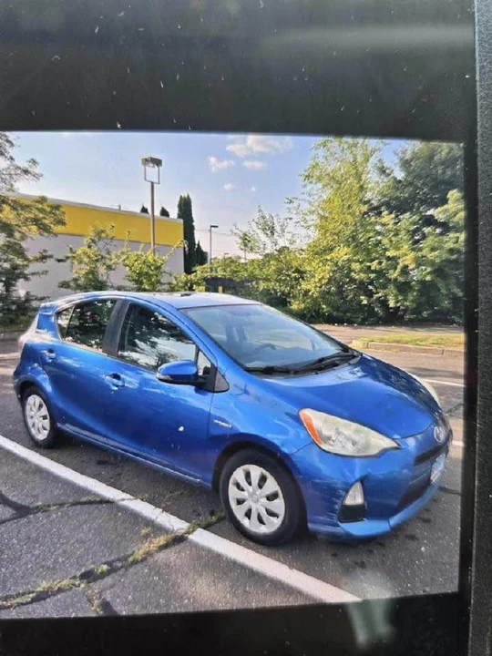 2013 Toyota Prius 3rd Gen - Image 2 of 3