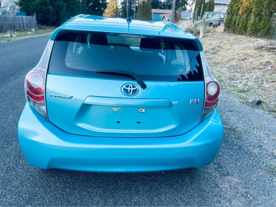 2013 Toyota Prius 3rd Gen - Image 6 of 13